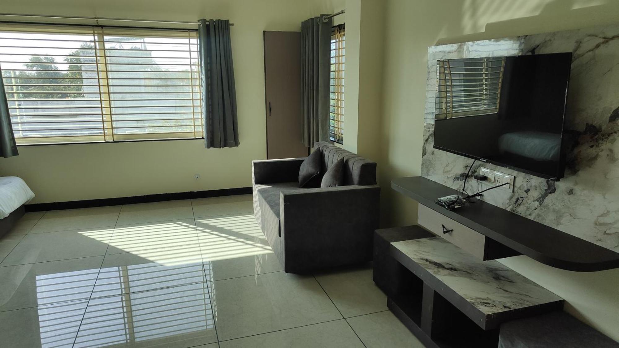 Maheshwar Yashomati Hotel מראה חיצוני תמונה