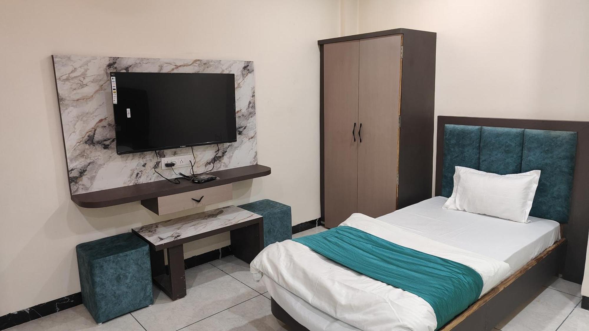 Maheshwar Yashomati Hotel מראה חיצוני תמונה